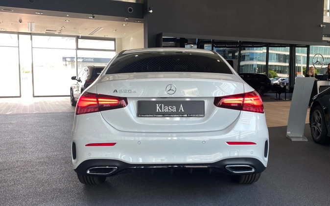 Mercedes-Benz Klasa A cena 234827 przebieg: , rok produkcji 2023 z Ząbkowice Śląskie małe 56